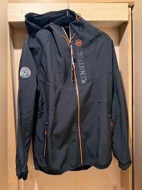 Kenntrice Softshell Men's Black Windbreaker with Orange Trim Size Large NWT